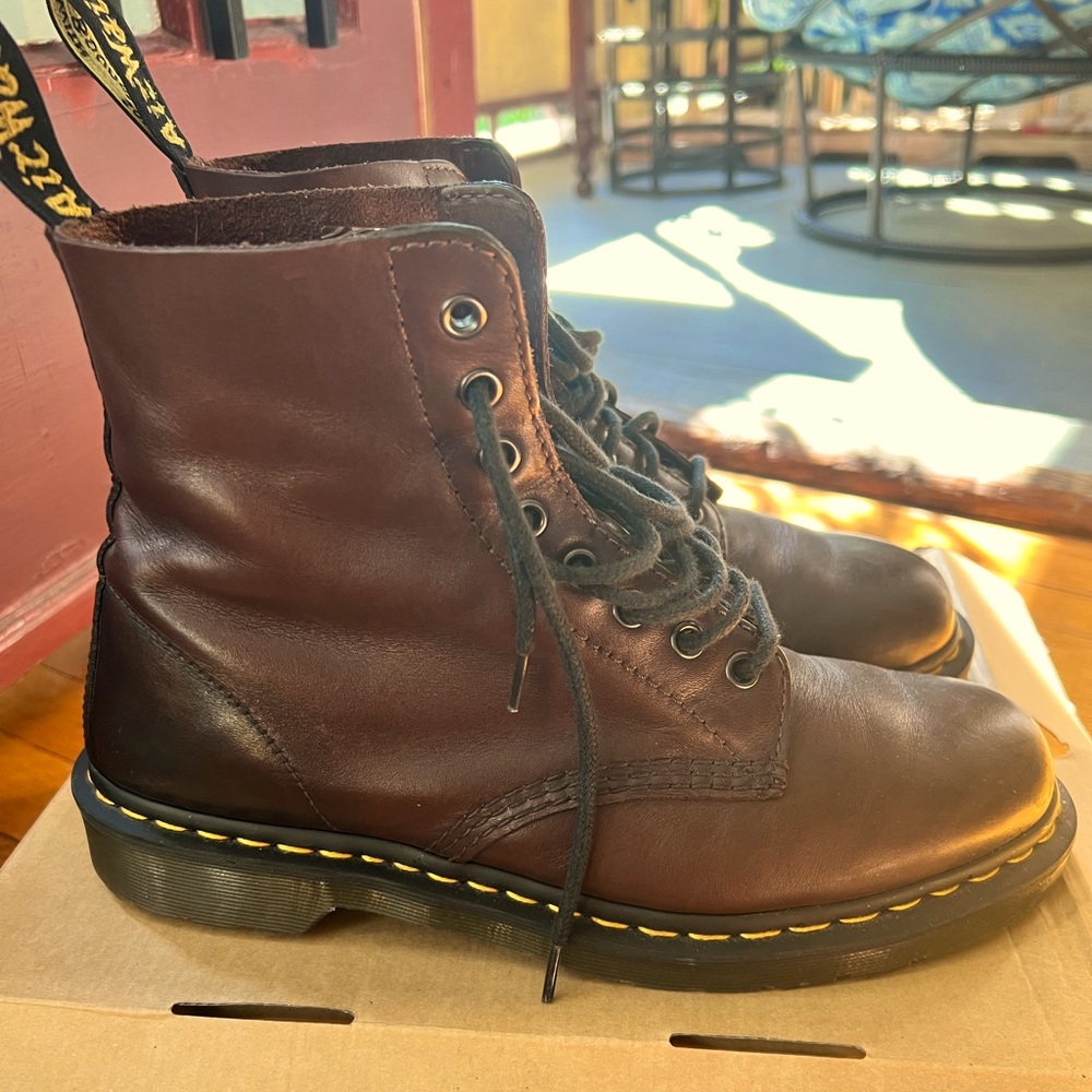 Dr. Martens Pascal Boots - Burgundy